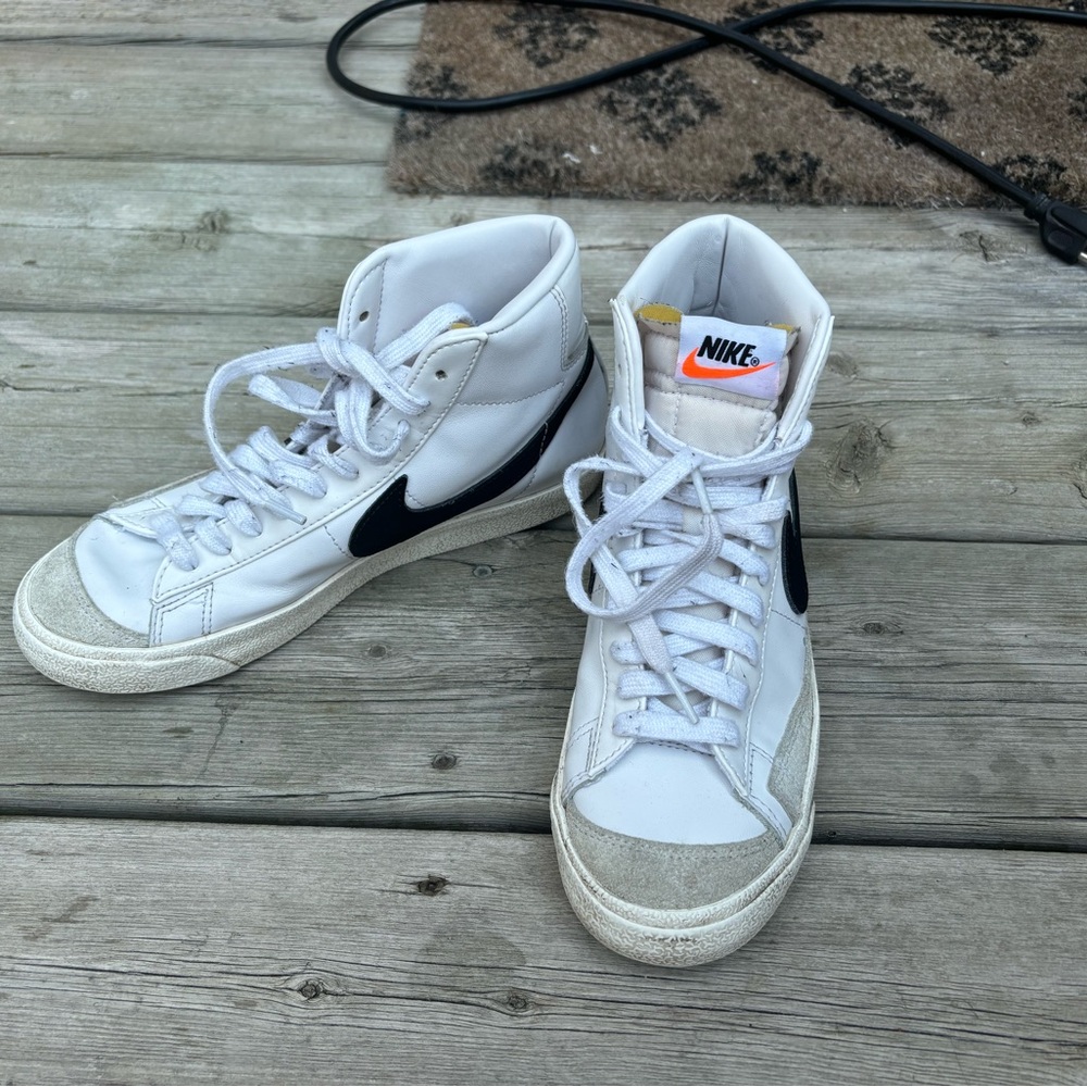 Nike Blazer Sneakers